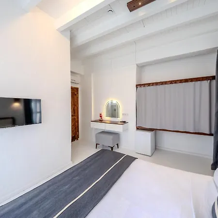 B House Ξενοδοχείο *