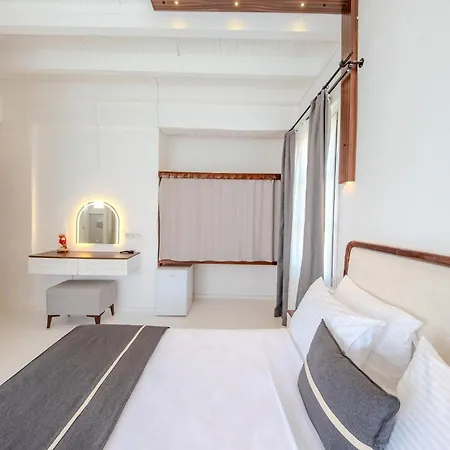 B House Hotel *